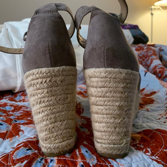 Suede wedge sandals - Picture 4 of 5